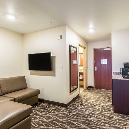 Cobblestone Hotel & Suites Hartford Εξωτερικό φωτογραφία